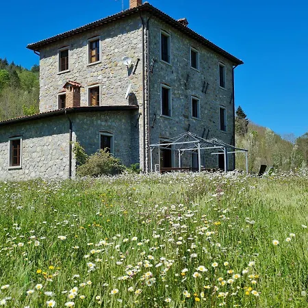 Casa Di Pietra En El Norte De Lucca, Toscana *