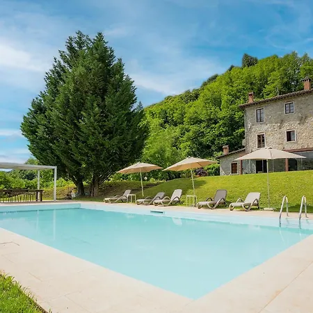 Villa Casa Di Pietra En El Norte De Lucca, Toscana *