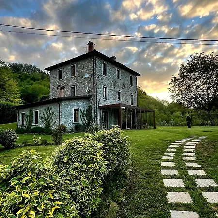 Casa Di Pietra En El Norte De Lucca, Toscana Villa *