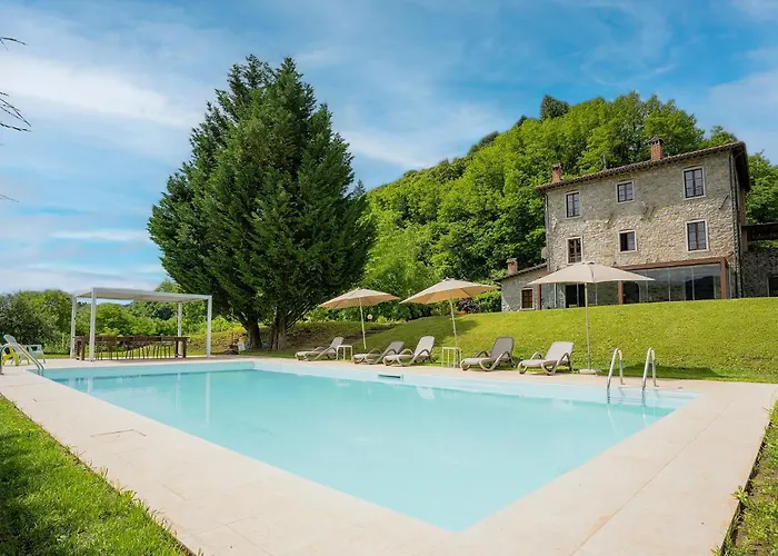 Villa Casa Di Pietra En El Norte De Lucca, Toscana *