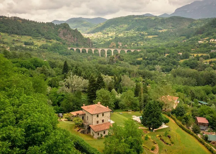 Casa Di Pietra En El Norte De Lucca, Toscana * Camporgiano
