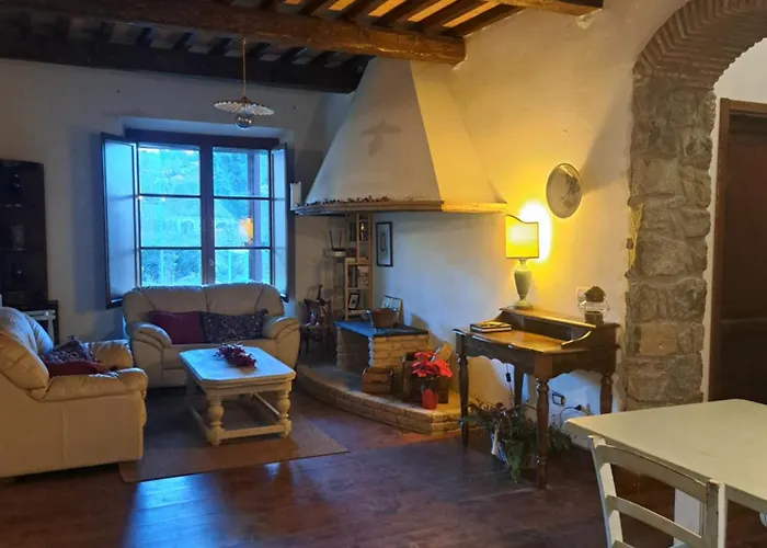 Casa Di Pietra En El Norte De Lucca, Toscana *