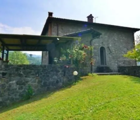 Casa Di Pietra En El Norte De Lucca, Toscana